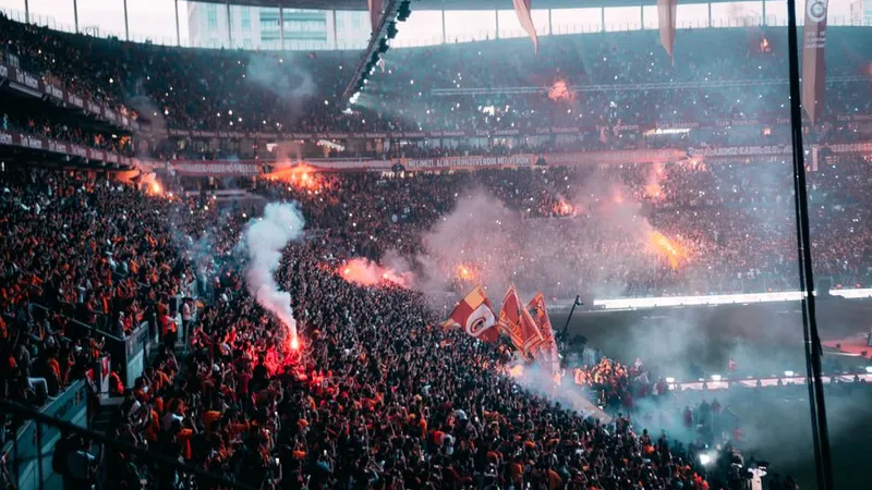 Comprendre la culture des tribunes, ses codes et son rôle dans l’ambiance.